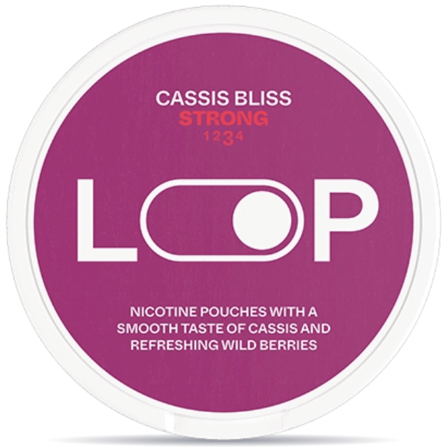 Front view of a can of LOOP Cassis Bliss Strong nicotine pouches