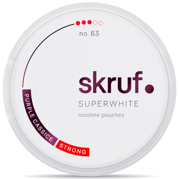 Front view of a can of Skruf Super White No.63 Purple Cassi nicotine pouches