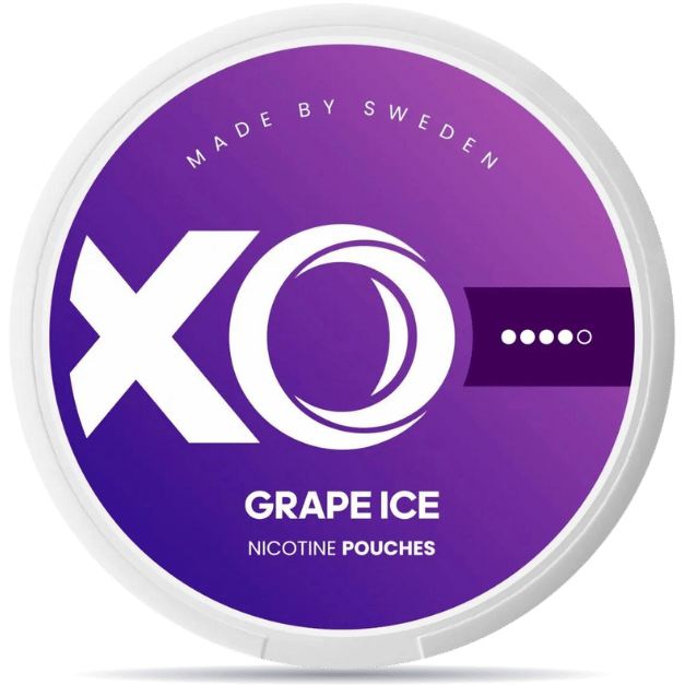 Front view of a can of XO Grape Ice 4mg nicotine pouches