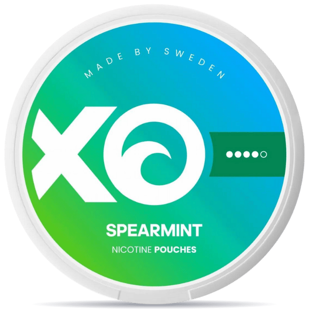 Front view of a can of XO Spearmint 4mg nicotine pouches