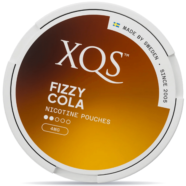 Front view of a can of XQS Fizzy Cola Light 4mg nicotine pouches