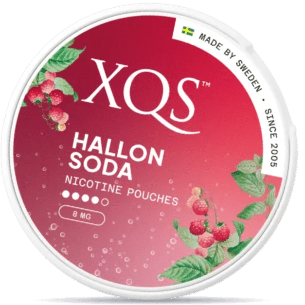 Front view of a can of XQS Hallonsoda Strong nicotine pouches