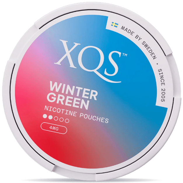 Front view of a can of XQS Wintergreen 4mg nicotine pouches